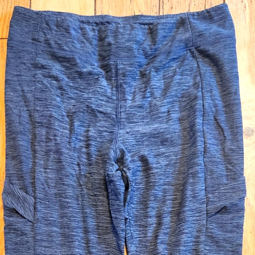 Kids Under Armour yoga pants.  Size XL